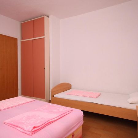 Apartments with a parking space Zivogosce - Porat, Makarska - 6700 Igrane Pokój zdjęcie